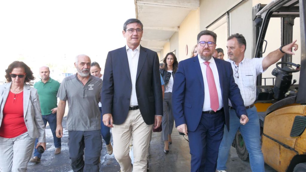 181022 visita Lonja consejero y alcalde (1)