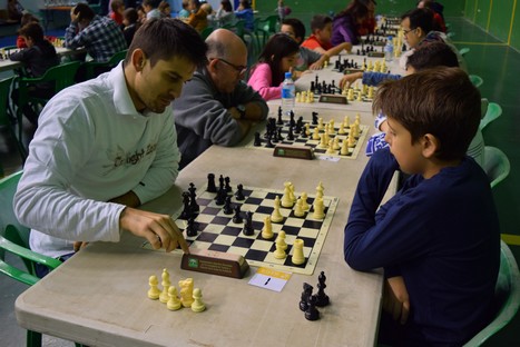 Los ajedrecistas disputan una de las rondas del toneo