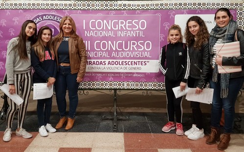 Concejala y Técnica de Educación con jovenes veratenses