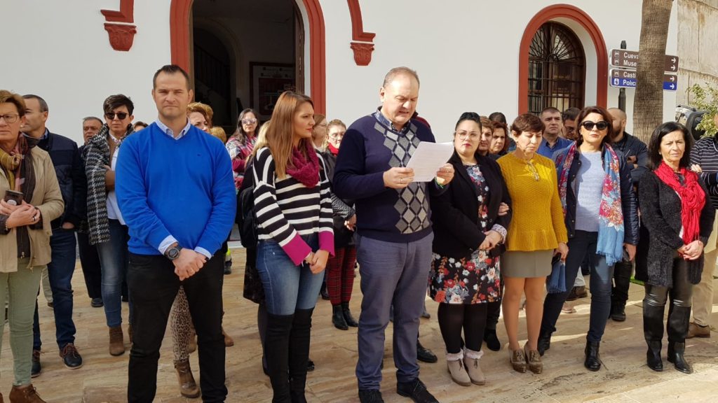Lectura de manifiesto y minuto de silencio