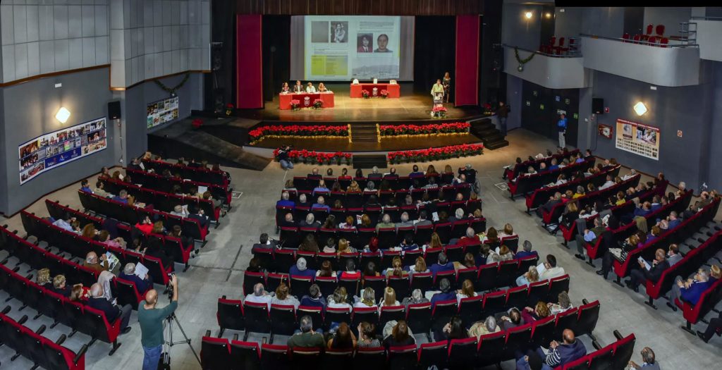 Presentacion del libro de Maria Sande "TRES SIGLOS DE ALCALDES DE ADRA". en el centro cultural de Adra (Almería) el dia 8 de diciembre de 2018 a las 12 horas. Fotos de Andrës Aguilera París.