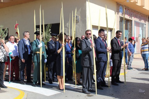 Domingo de Ramos Pulpí - Autoridades y hermanos de las cofradías del municipio durante la procesión
