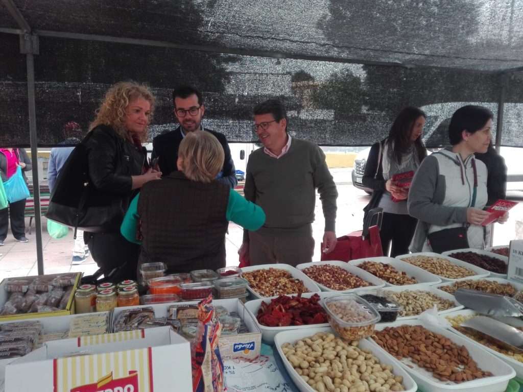 EN MERCADILLO DE PECHINA 2