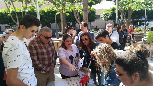 190605 Feria Emprendimiento CADE 2019 visita delegados stand