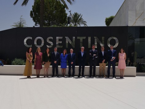 visita_consejerias_hacienda_agricultura_cosentino
