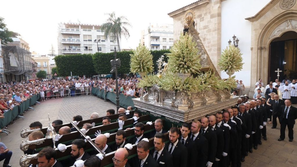 La-Corporación-Provincial-participa-en-la-procesión-en-honor-a-la-Virgen-del-Mar