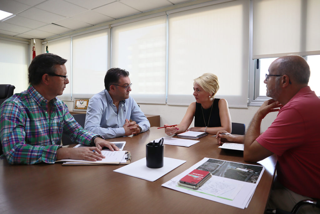 reunion eloisa cabrera alcalde de berja 2019