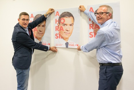191031 Foto PSOE José Luis Sánchez Teruel y José Guirao en la pegada de ...