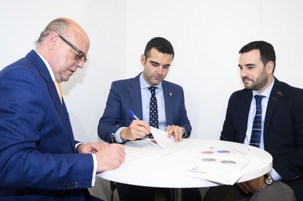 firma convenio movelia0005