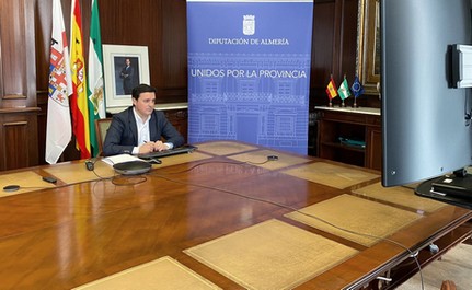 El pte de Diputación en una de las reuniones telemáticas para informar sobre esta iniciativa