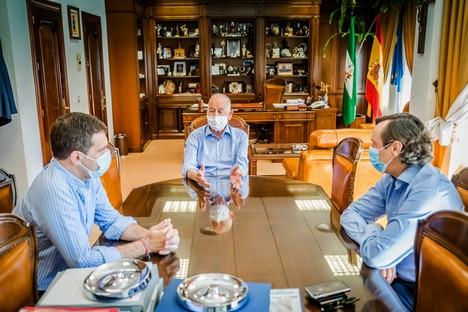 Reunión Gabriel Amat, Miguel Angel Castellón y Rafa Hernando