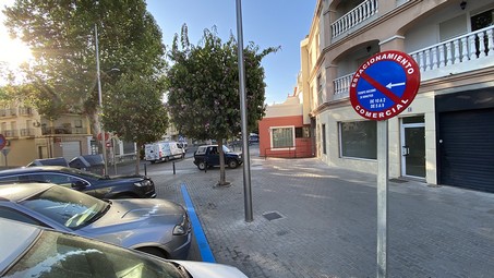 estacionamiento comercial berja