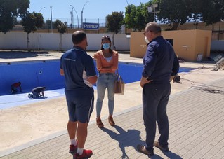 los ediles visitan las piscinas municipales (4)