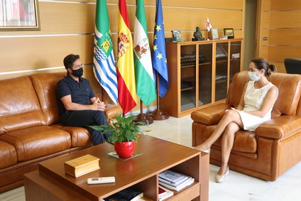 200811 REUNIÓN ALCALDE CON DIRECTORA RESIDENCIA TERCERA EDAD 2