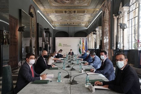 Reunión en San Telmo con Juanma Moreno (5)