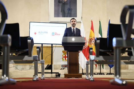 161120 Alcalde presentación primeras medidas Reactiva21 1