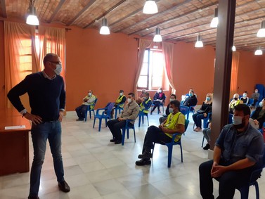 201120 Los trabajadores del Plan Aire reciben una sesión de prevención de riesgos laborales