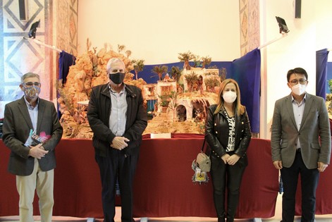 Autor del Belén, Antonio de Haro_ Alcalde de Vera, José Carmelo Jorge Blanco_ concejal de Cultura, María Manuela Caparrós_ Diputado Provincial de Cultura, Manuel Guzmán, junto a Belén2020
