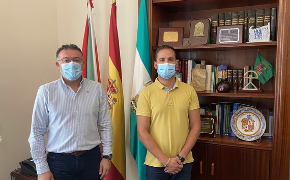 Reunion alcalde de Berja y Manuel Ayala escuela de musica 2021