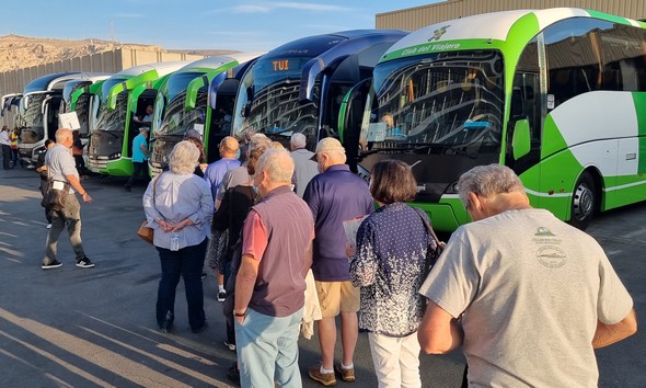 La imagen tiene un atributo ALT vacío; su nombre de archivo es 21.10.03.CruceroSevenSeasSplendroAlmeria_4.jpg