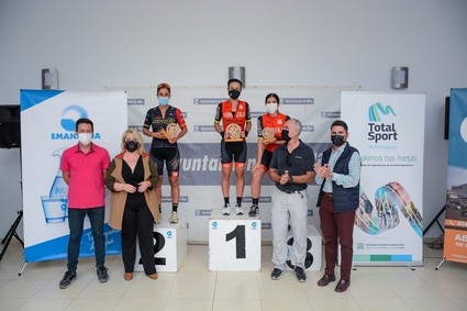 La imagen tiene un atributo ALT vacío; su nombre de archivo es 211017-Podio-general-femenina.jpeg