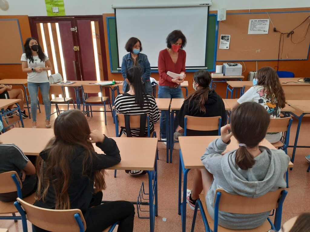 211022 Visita al IES Carmen de Burgos