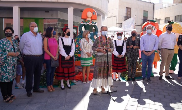 La imagen tiene un atributo ALT vacío; su nombre de archivo es Dia-Naranja-Maria-Luisa-02.jpg
