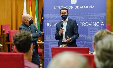 La imagen tiene un atributo ALT vacío; su nombre de archivo es PHOTO-2021-10-14-18-19-25.jpg