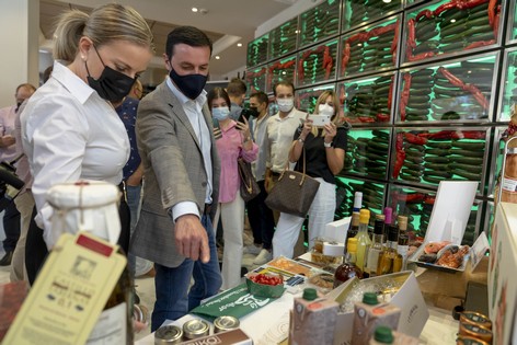 La imagen tiene un atributo ALT vacío; su nombre de archivo es Presentacion-en-Sabores-Almeria-de-Salon-Gourmets-1.jpg