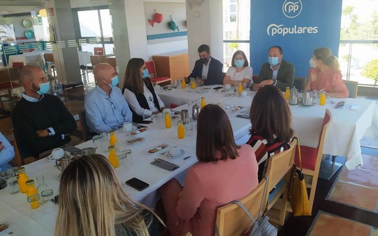 REUNIÓN PP CON SECTOR TURÍSTICO EN MOJÁCAR 3