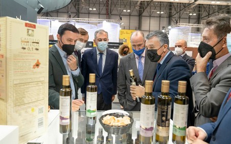 La imagen tiene un atributo ALT vacío; su nombre de archivo es VISITA-SALON-GOURMETS-4.jpg