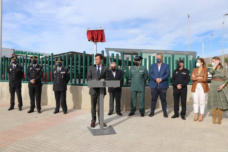 La imagen tiene un atributo ALT vacío; su nombre de archivo es 211103-INAUGURACION-CALLE-COMISARIO-ANGEL-FERNANDEZ-2.jpg