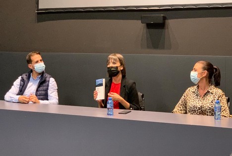 211104 Marta Rodríguez presenta 'Cuando fui náugrafa' en el CIP de Adra