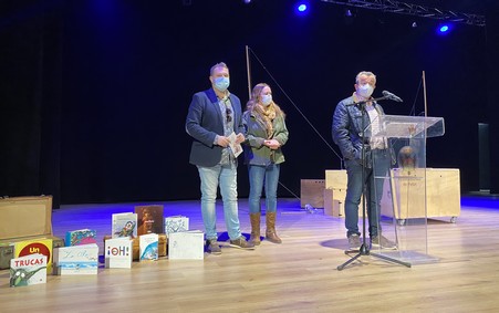 Autoridades locales durante la inauguración de la feria