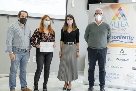 La imagen tiene un atributo ALT vacío; su nombre de archivo es Clausura-Curso-ALTEA-4.jpg