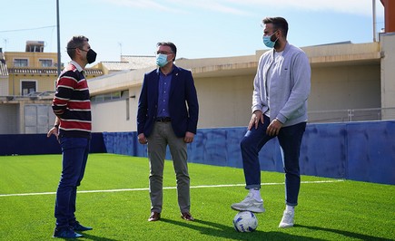 renovacion cesped Berja indoor