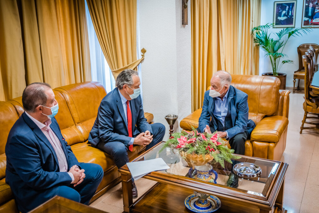 Amat y delegado Turismo