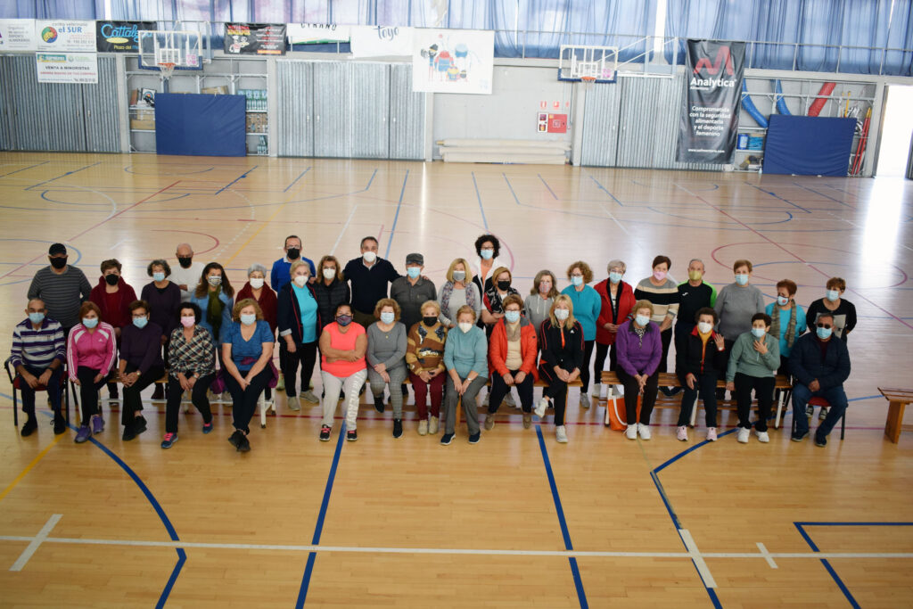 Juanjo Segura con mayores en Pabelllón El Toyo 6
