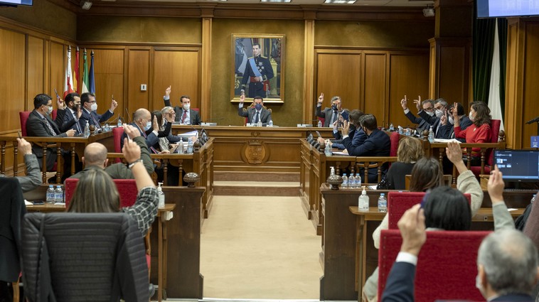 La imagen tiene un atributo ALT vacío; su nombre de archivo es Pleno-celebrado-hoy-2.jpg