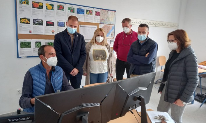 f106af4b-6f45-426e-a3b9-2f374da8c2f4