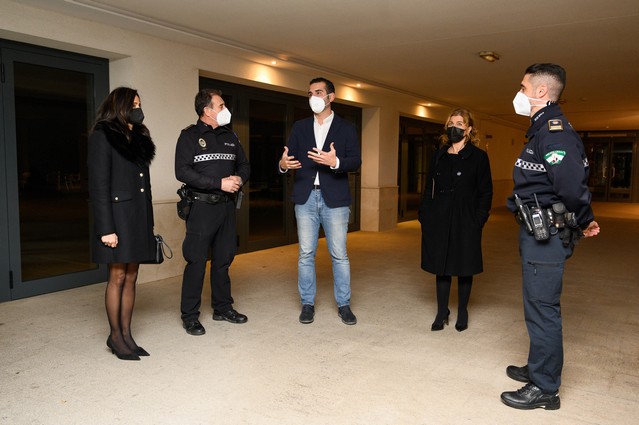 La imagen tiene un atributo ALT vacío; su nombre de archivo es nochebuena05.jpg