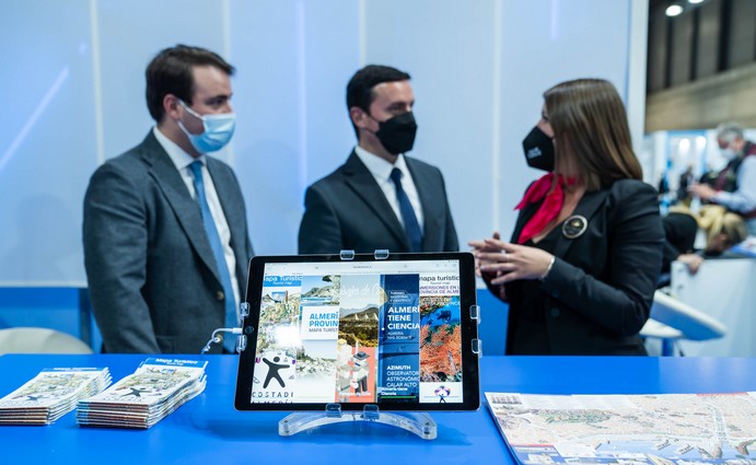 La imagen tiene un atributo ALT vacío; su nombre de archivo es Javier-A-Garcia-y-Fernando-Gimenez-en-FITUR-2022.jpg