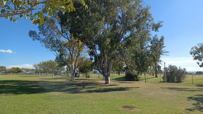 La imagen tiene un atributo ALT vacío; su nombre de archivo es Zona-Calistenia1-Avda-Alfredo-Goyeneche-junto-al-campo-de-golf.jpeg