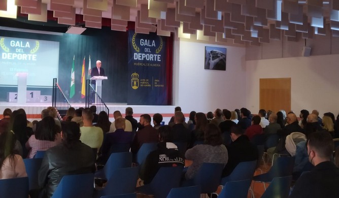 220214 El alcalde Ismael Torres durante el discurso inaugural