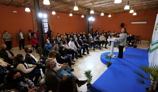 La imagen tiene un atributo ALT vacío; su nombre de archivo es ACTO-EN-ADRA-4.jpg