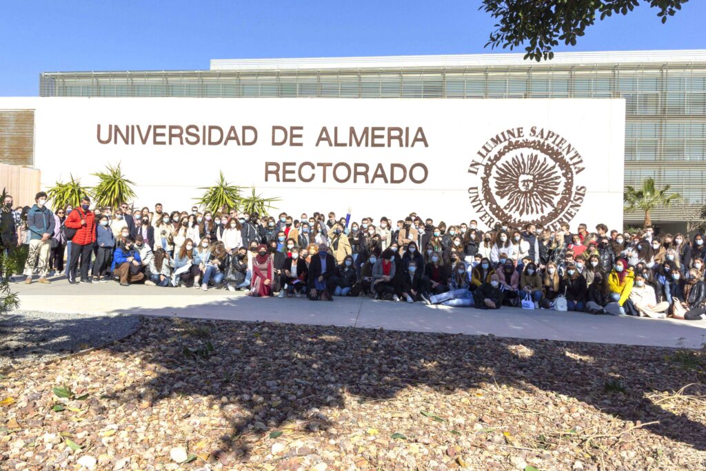 BIENVENIDA ESTUDIANTES INTERNACIONALES