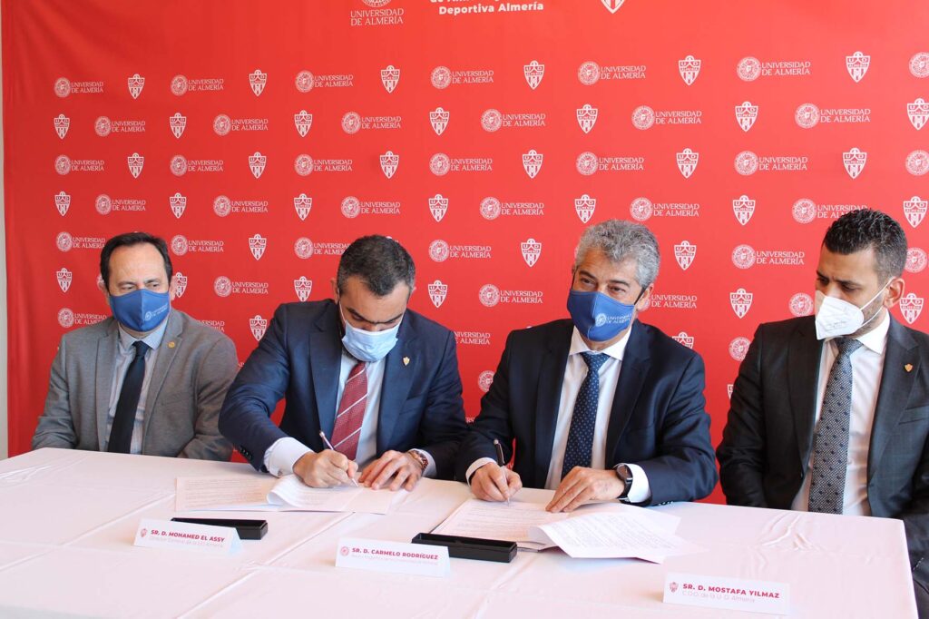 FIRMA CONVENIO UAL Y UDA