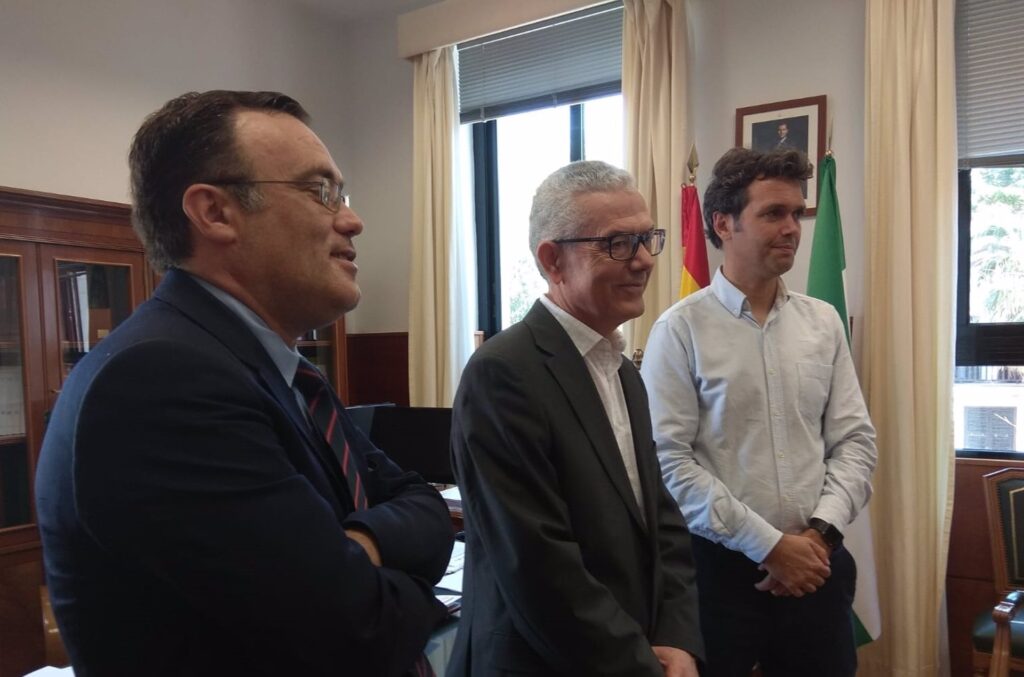 En el centro, el fiscal jefe.