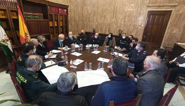 La imagen tiene un atributo ALT vacío; su nombre de archivo es Reunion-coordinacion-seguridad-visita-buque-Armada.jpg