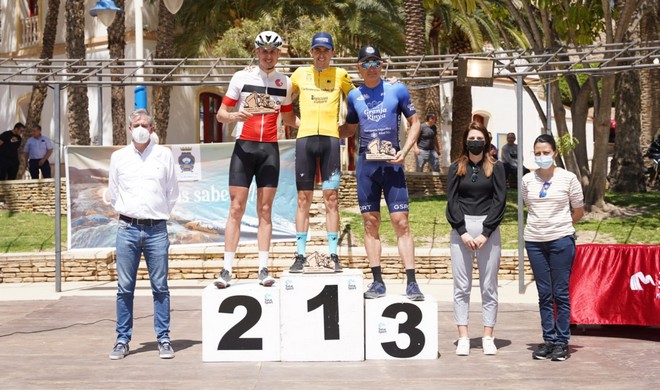 La imagen tiene un atributo ALT vacío; su nombre de archivo es 220424-Podio-masculino.jpeg